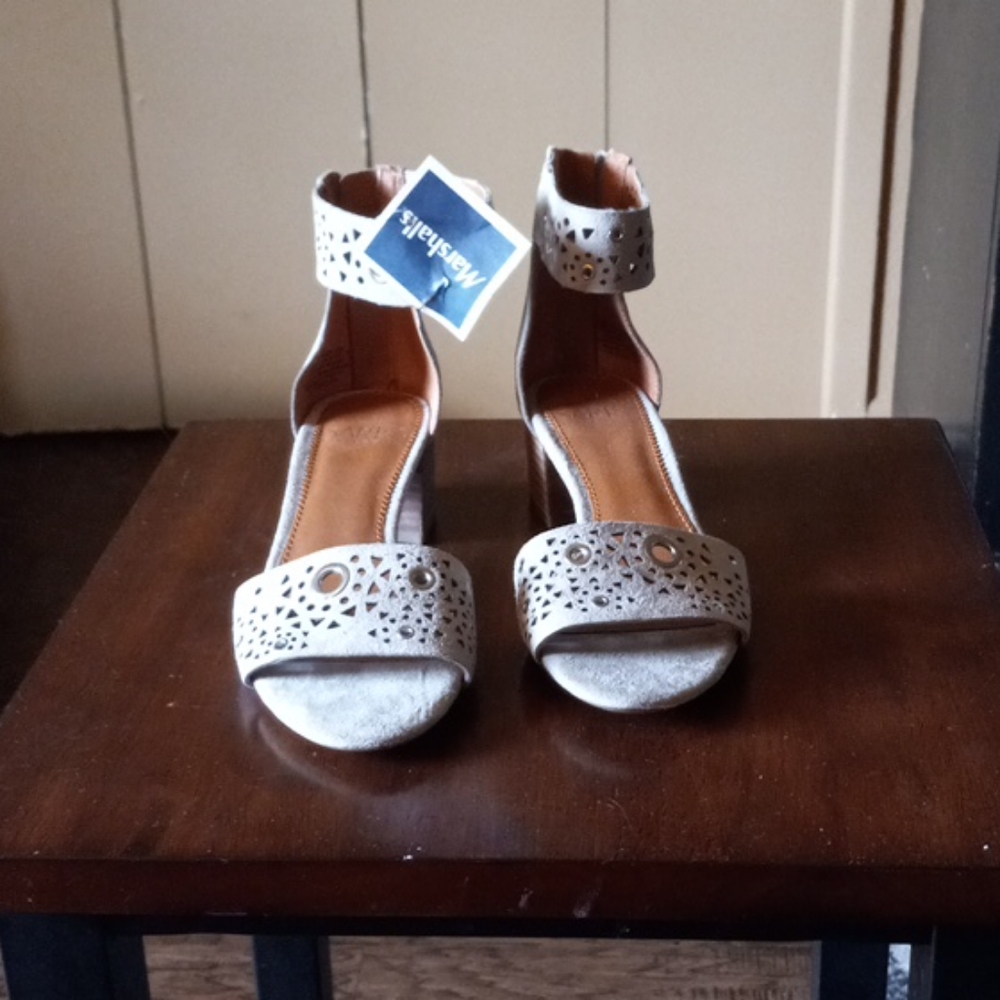 Sarto women's dressed shoes